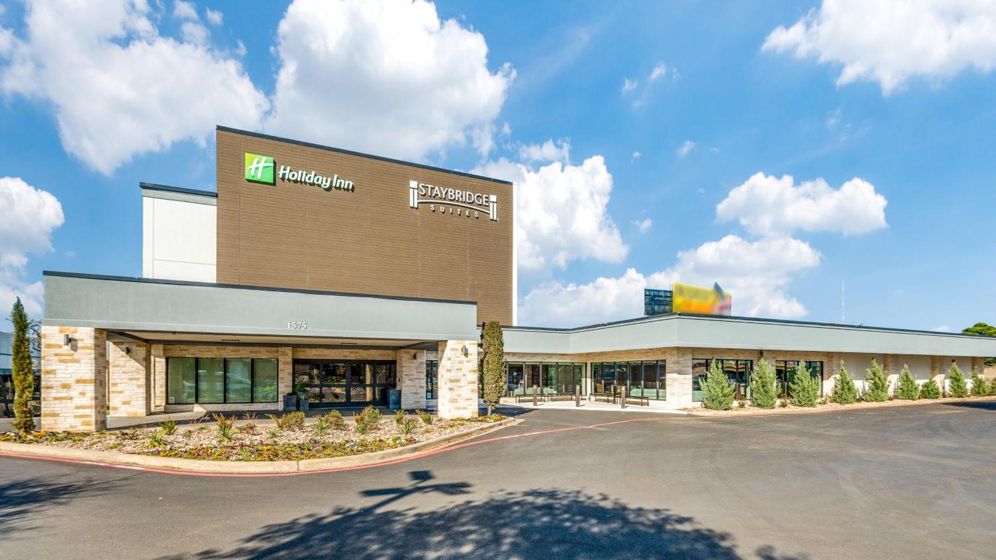 Staybridge Suites Dallas Market Ctr Love Field, An Ihg Hotel Exterior photo