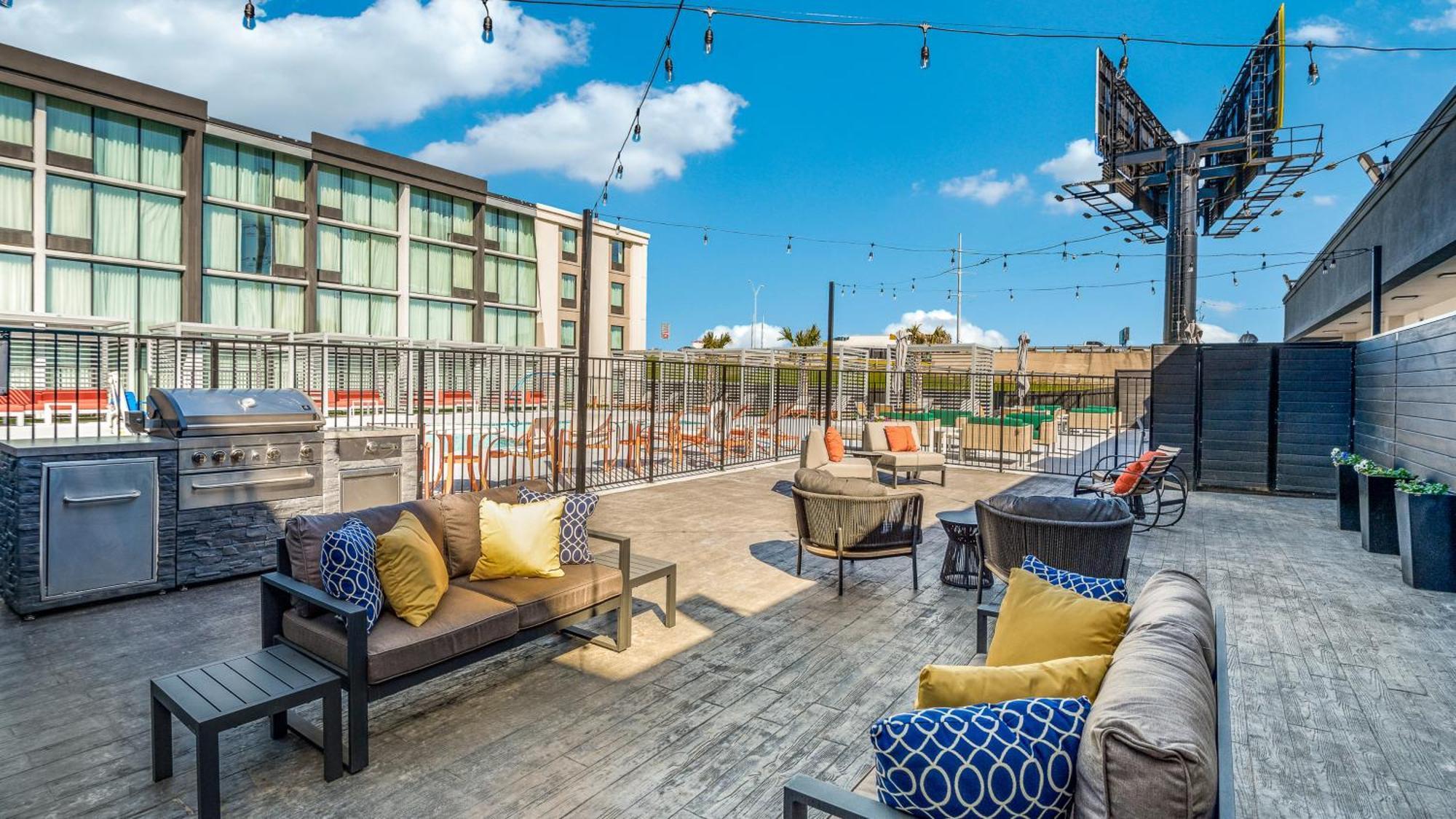 Staybridge Suites Dallas Market Ctr Love Field, An Ihg Hotel Exterior photo