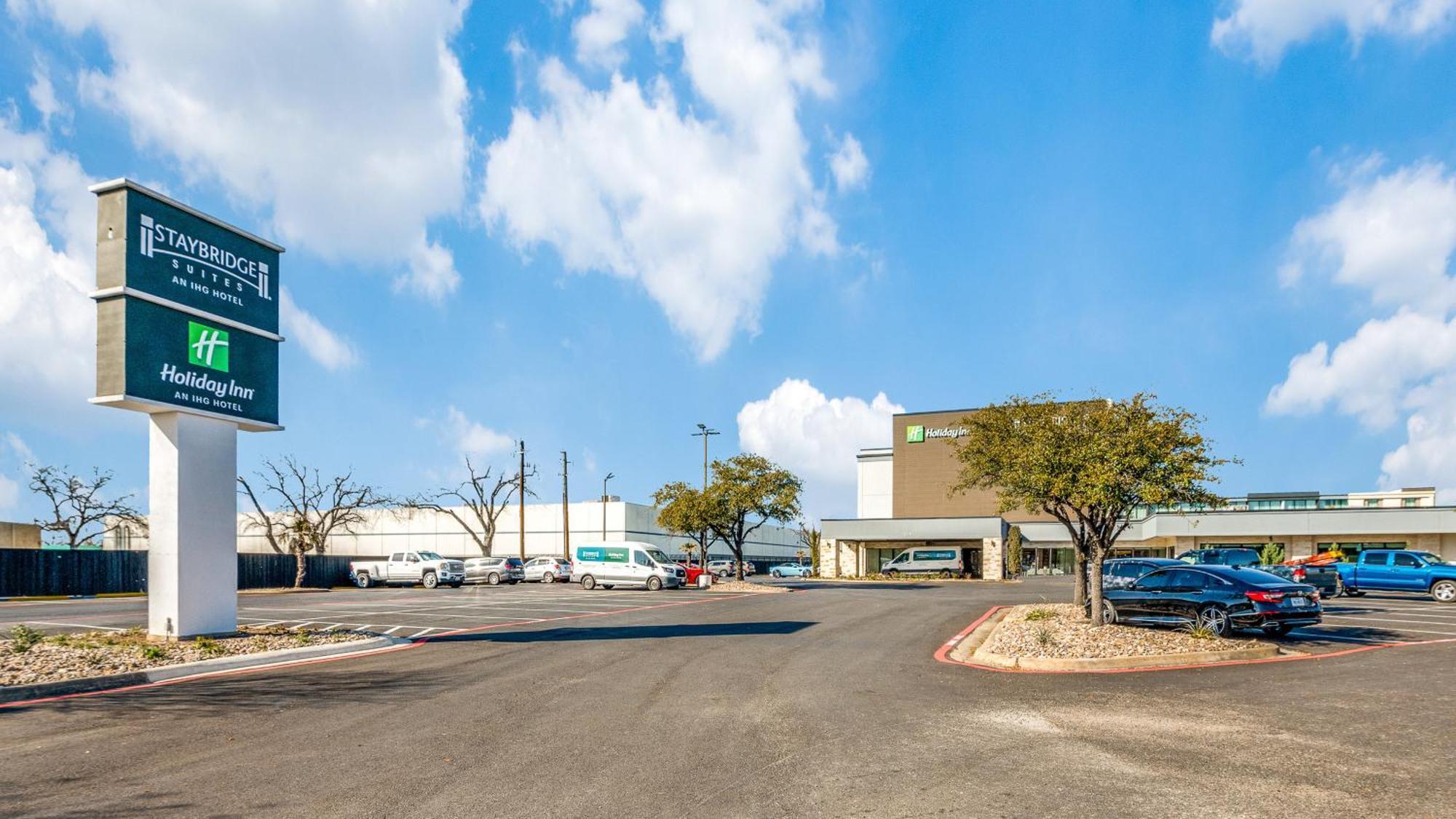 Staybridge Suites Dallas Market Ctr Love Field, An Ihg Hotel Exterior photo